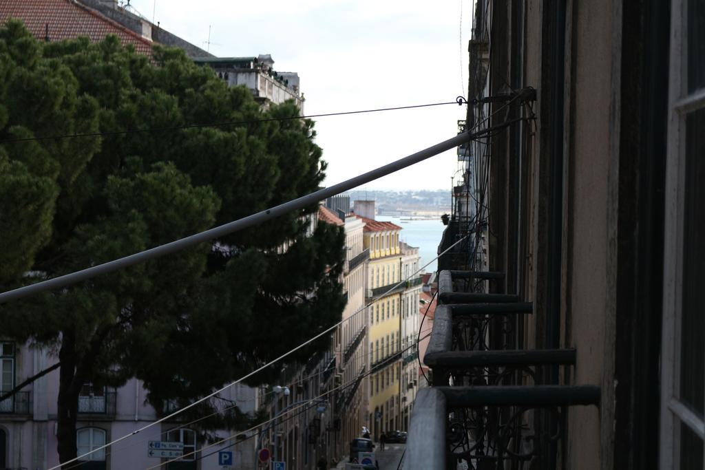 Flores 105 Lisbon Bagian luar foto